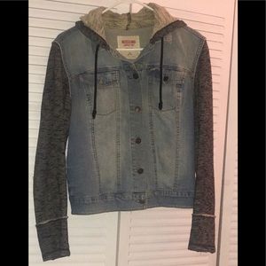 🌸Denim jacket W/ hoodie